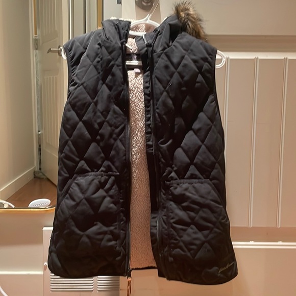 Eddie Bauer Quilted Sherpa Lined vest - Picture 1 of 4
